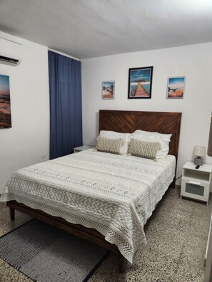 3 chambres, bureau, accès au Wi-Fi (inclus), literie fournie