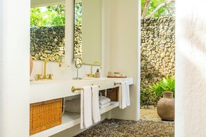 Bathroom - Hotel Agua Baru by Mustique (Cartagena)