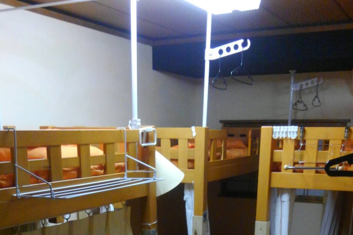 Down duvets, in-room safe, bed sheets