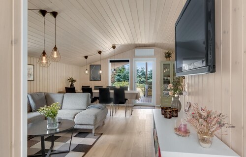 Cozy home in Fårvang with WiFi