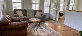 Cozy Chatham Retreat