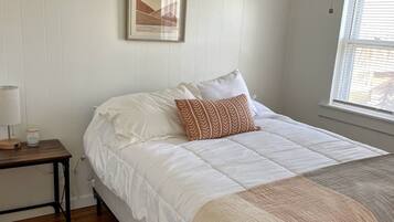 3 chambres, bureau, Wi-Fi gratuit, draps fournis