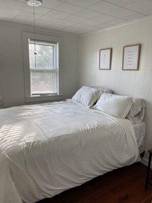 3 quartos, escrivaninha, Wi-Fi de cortesia, roupa de cama