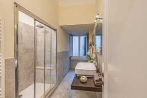 Shower, hair dryer, bidet - Apartments Florence Ricasoli Stylish (Firenze)