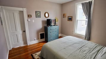 2 bedrooms, blackout curtains, free WiFi, bed sheets