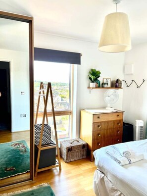 1 Schlafzimmer, Schreibtisch, Bügeleisen/Bügelbrett, Internetzugang