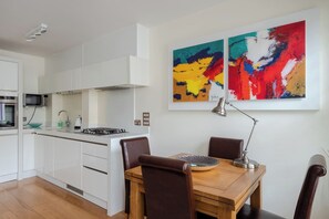 Dining - GuestReady - Gorgeous haven, 5-minutes to Angel (London)
