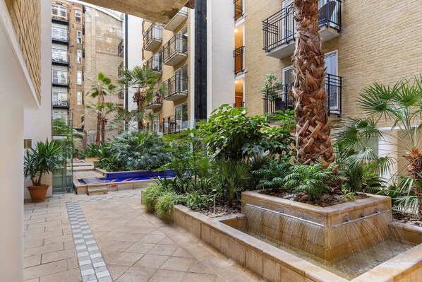 Property grounds - GuestReady - Cosy ensuite room with balcony (London)