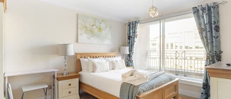 1 chambre, bureau, accès Internet, draps fournis