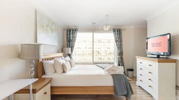 1 habitación, escritorio, internet y ropa de cama