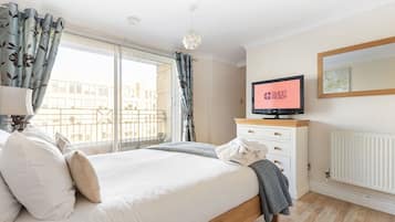 1 habitación, escritorio, internet y ropa de cama