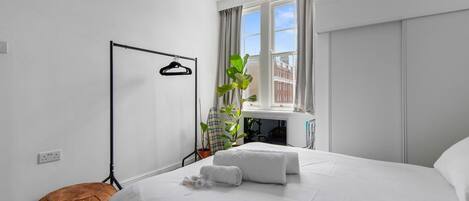 1 bedroom, desk, iron/ironing board, internet