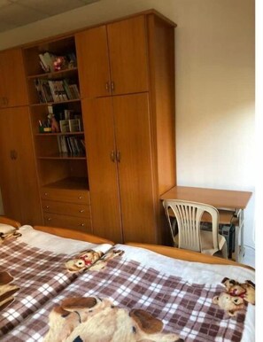 2 bedrooms
