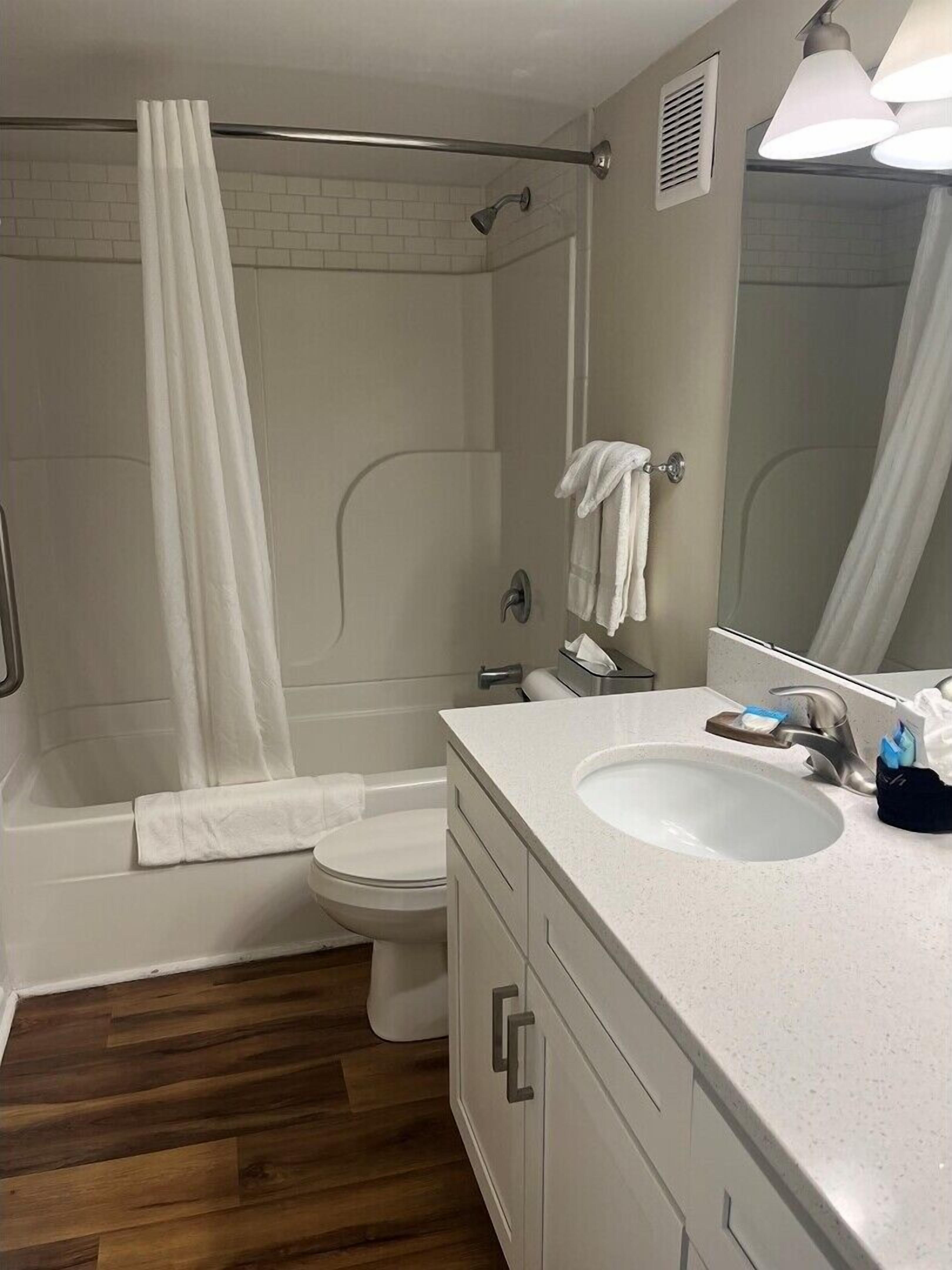 207 Poolside Pup - Summer Sands Suites