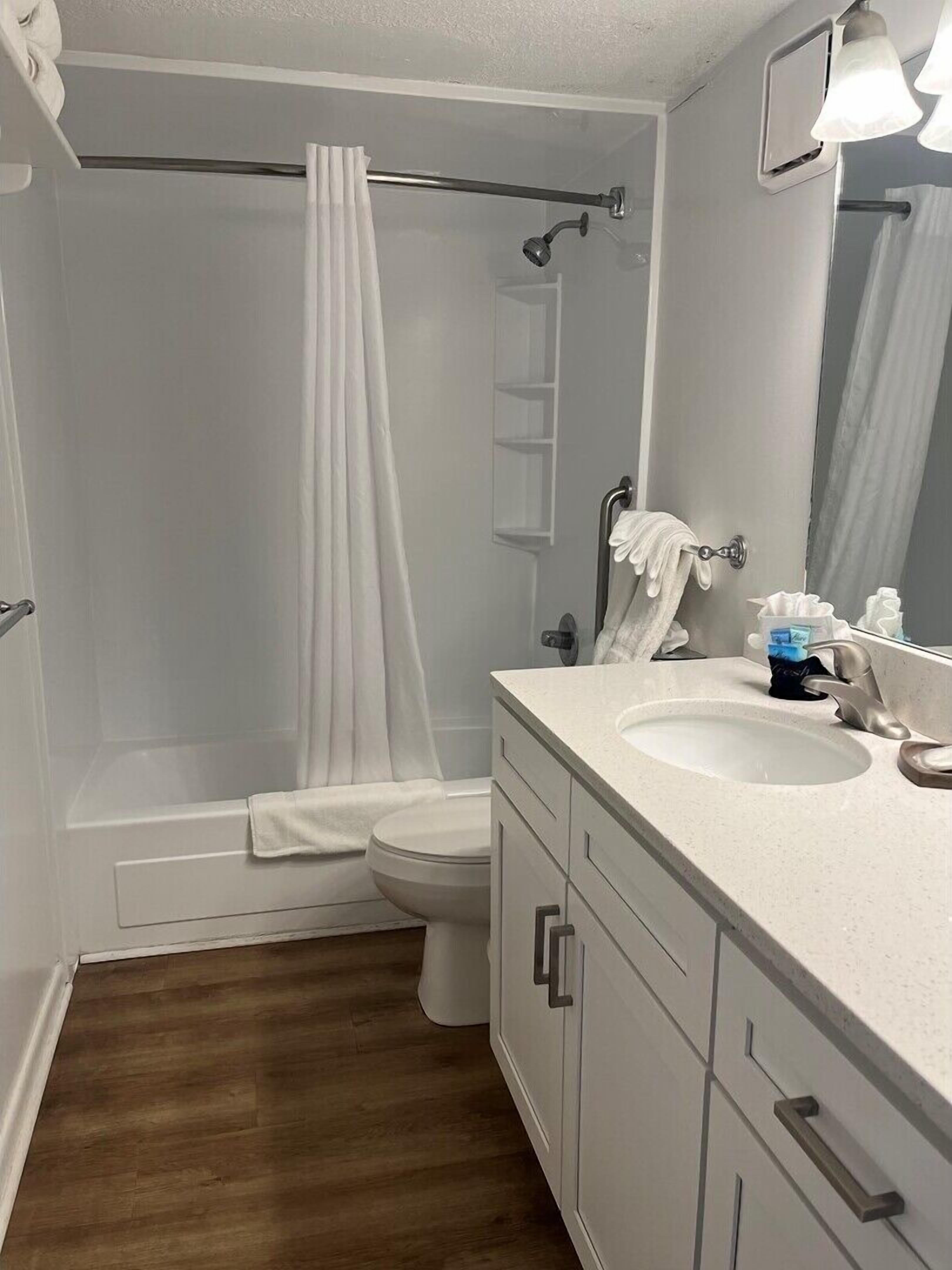 305 Who Let the Dogs In - Summer Sands Suites