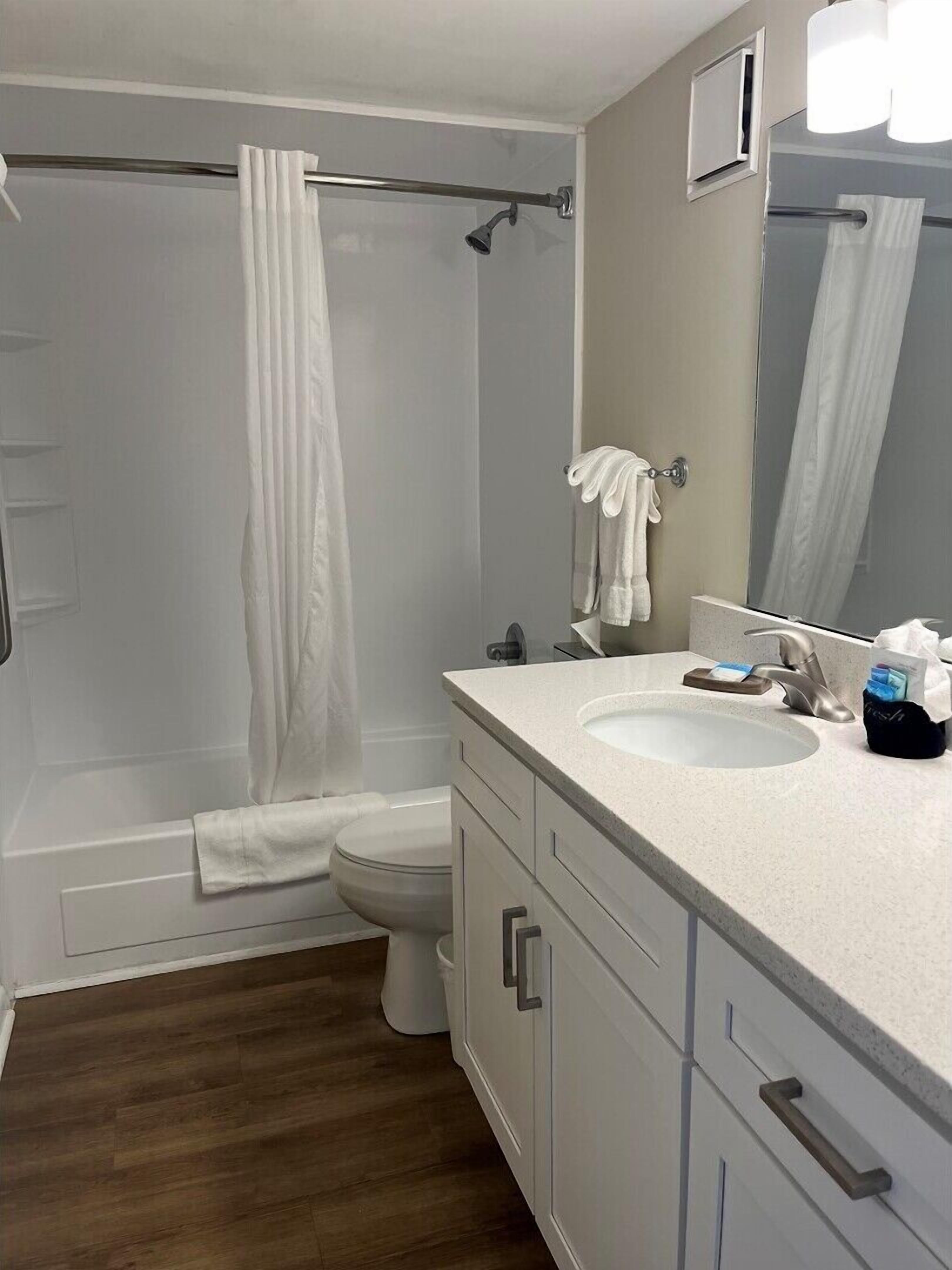 401 The Sun and Sand - Summer Sands Suites