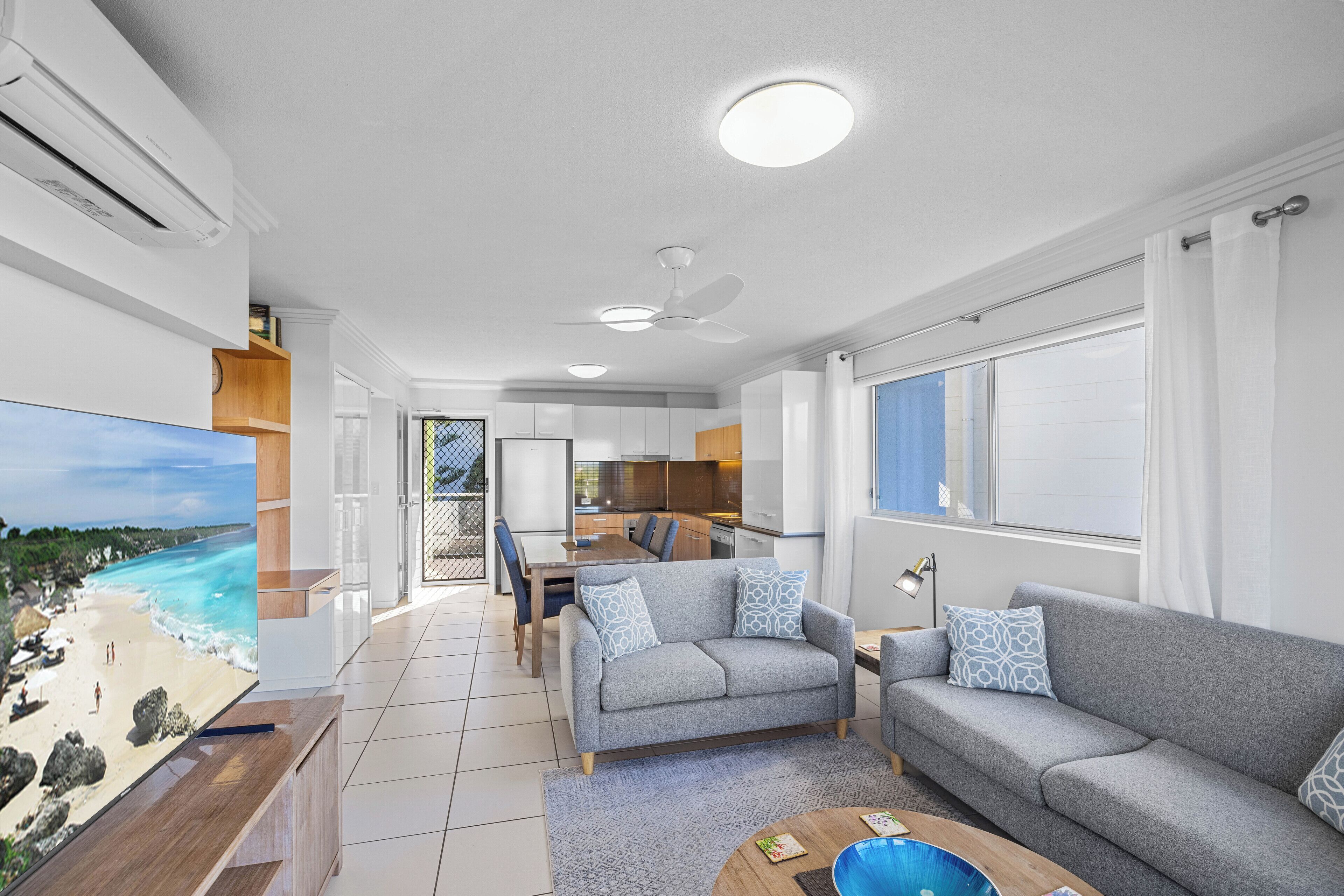 2 Bedroom Apartment on Saltwater | Free WiFi, bed sheets