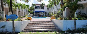 Outdoor pool - Ocho Rios!! WINTER SALE $99!!! The Beachside Eden - Come stay a while! (Tower Isle)