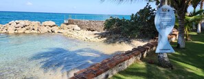 Sun-loungers, beach towels - Ocho Rios!! WINTER SALE $99!!! The Beachside Eden - Come stay a while! (Tower Isle)