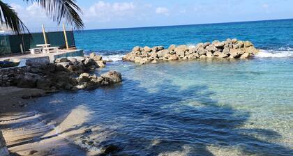 Ocho Rios!!! The Beachside Eden - Come stay a while!