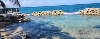Ocho Rios!!! The Beachside Eden - Come stay a while!
