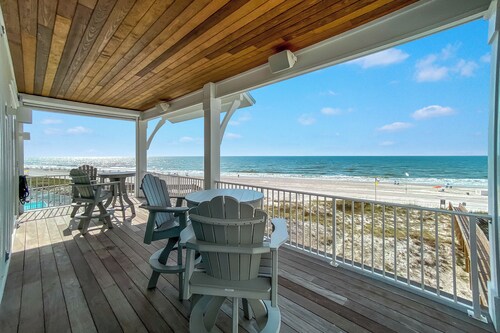 BEACHFRONT, LUXURY HOUSE, PRIVATE POOL!