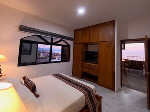 1 habitación, tabla de planchar con plancha, cuna de viaje y wifi 