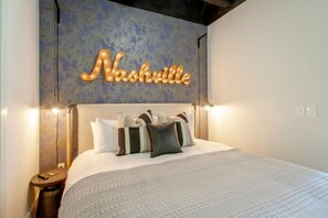 Bureau, fer et planche à repasser, Wi-Fi, draps fournis