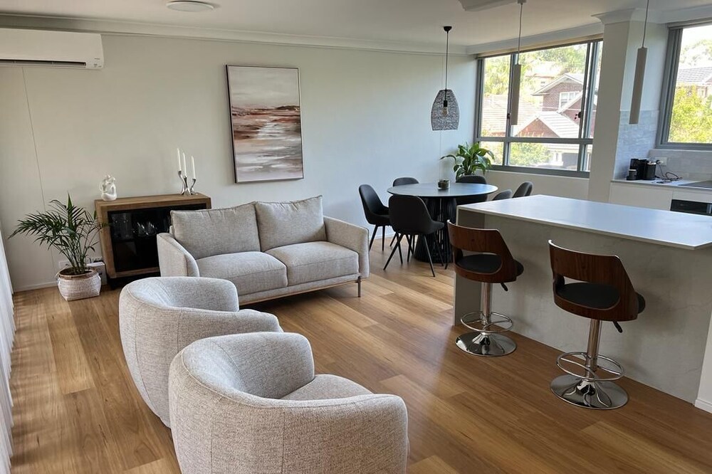 Newly Renovated Luxurious Apartment