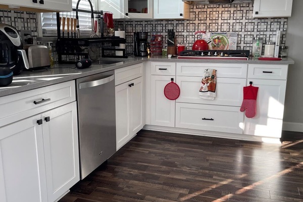 Refrigerador, microondas, horno, placa de cocina