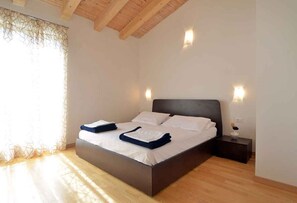 5 bedrooms, WiFi - Villa with pool near the beach (Banjole)