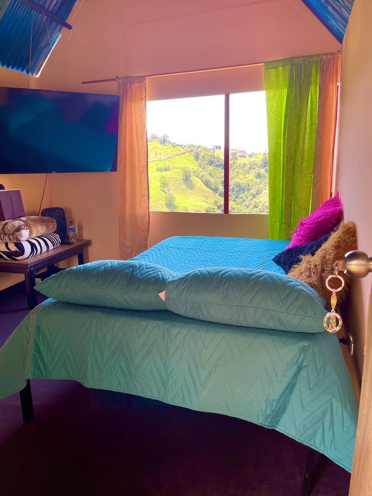 Cabaña Romántica con Espectaculares Paisajes a 7 Minutos de la Ciudad