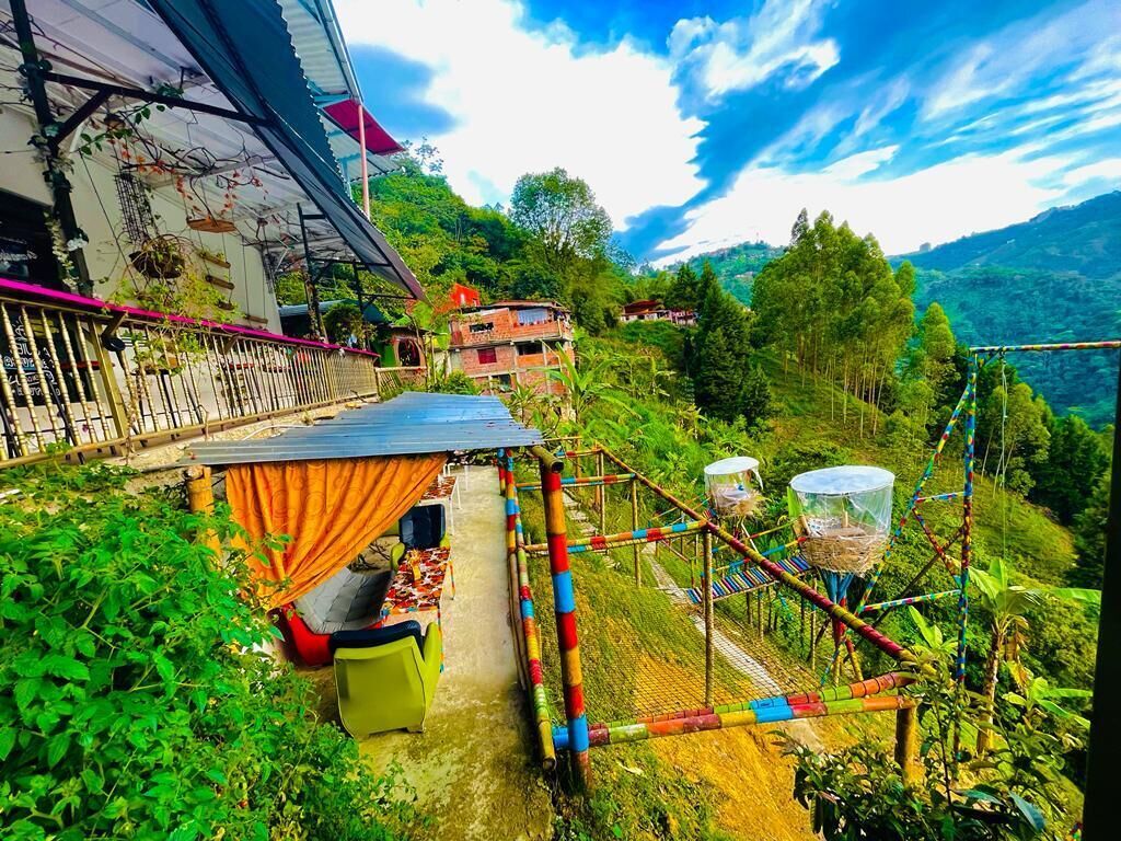 Cabaña Romántica con Espectaculares Paisajes a 7 Minutos de la Ciudad