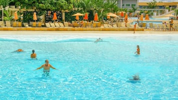 Apartamento básico | Piscina | 14 piscinas externas, guarda-sóis, espreguiçadeiras
