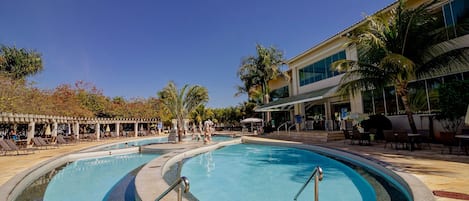 14 outdoor pools, pool umbrellas, pool loungers