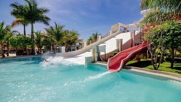 14 buitenzwembaden, parasols voor strand/zwembad
