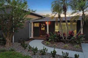 Exterior - Palm Tree Paradise Tampa (Tampa)