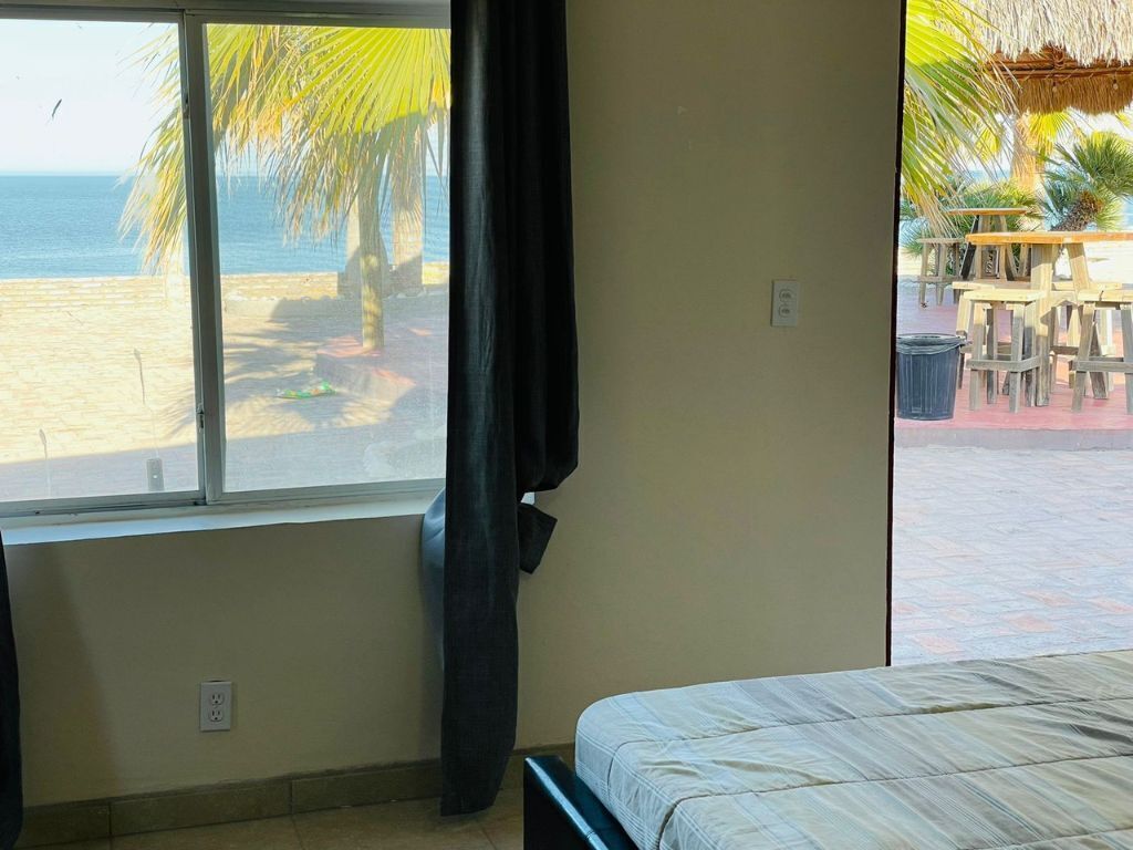 Steps to the beach!! - Percebu Studio 4