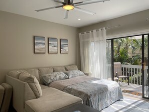 3 Schlafzimmer, Schreibtisch, Bügeleisen/Bügelbrett, Reisekinderbett