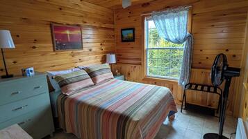 2 bedrooms, iron/ironing board, travel crib, free WiFi