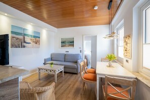 صورة غير مصنفة، 3 من 24، زرّ