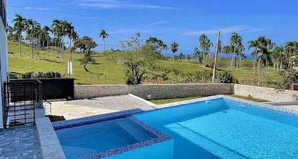 Casa Granview: Luxury Retreat with Pool & Views