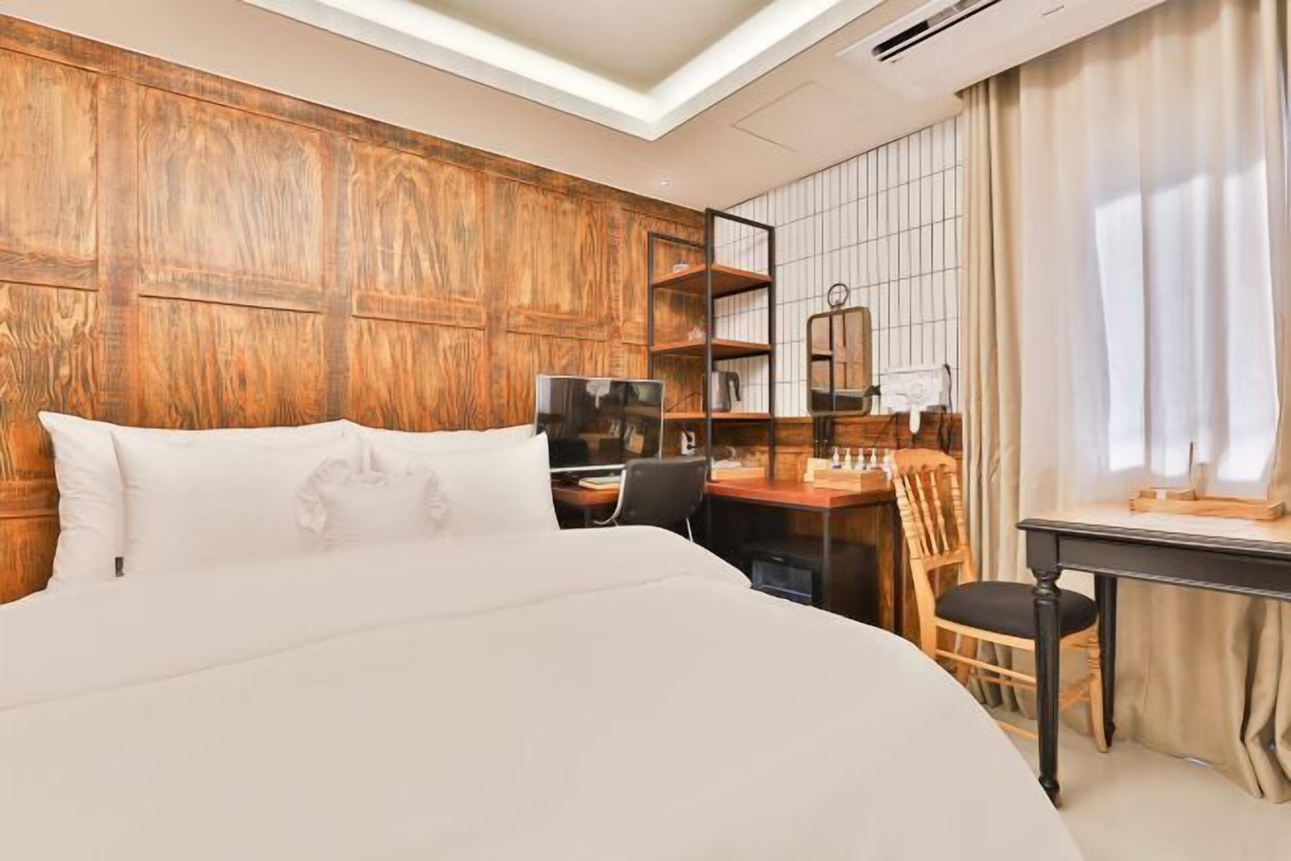 Decoración personalizada, muebles diferentes y wifi gratis 