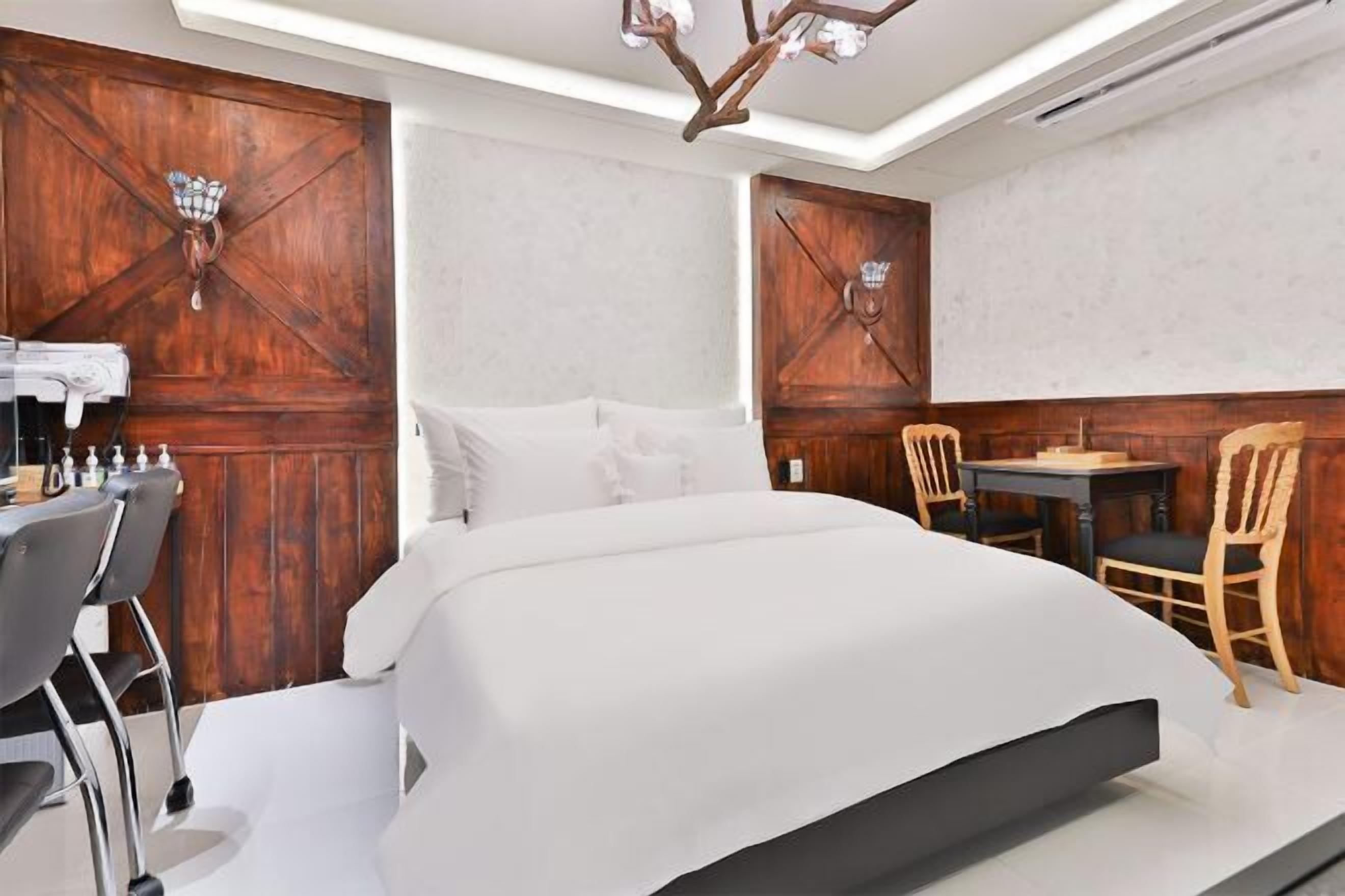 Decoración personalizada, muebles diferentes y wifi gratis 