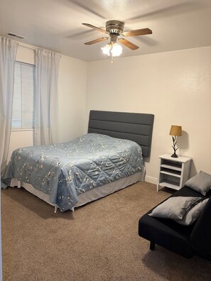 2 bedrooms, bed sheets - Serenity Cove apartment #3 (Lehi)