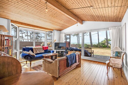 Holiday home on the beach with panoramic view