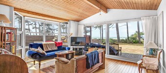 Holiday home on the beach with panoramic view