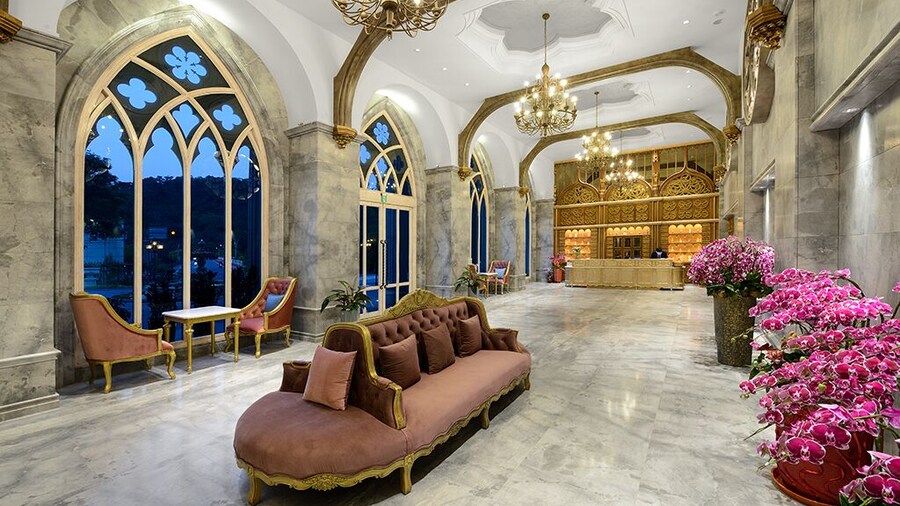 Grasse Grace Manor