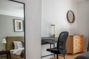 2 bedrooms, iron/ironing board, WiFi, bed sheets