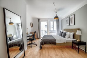 2 bedrooms, iron/ironing board, WiFi, bed sheets - Lovely Wieden 2BR w/Balcony, nr U1 & U4, by Blueground (Vienna)